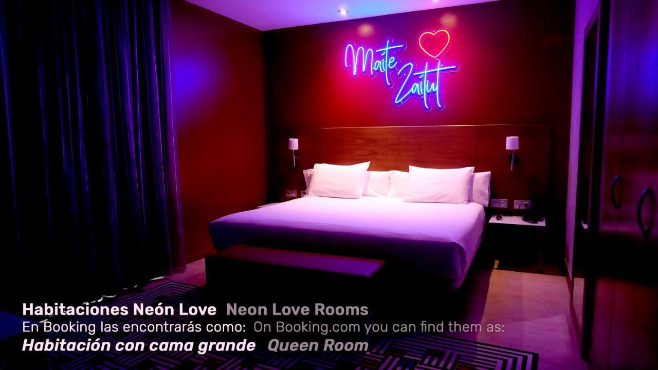 Spirit Hotel Gran Bilbao Ngoại thất bức ảnh Neon Love Rooms