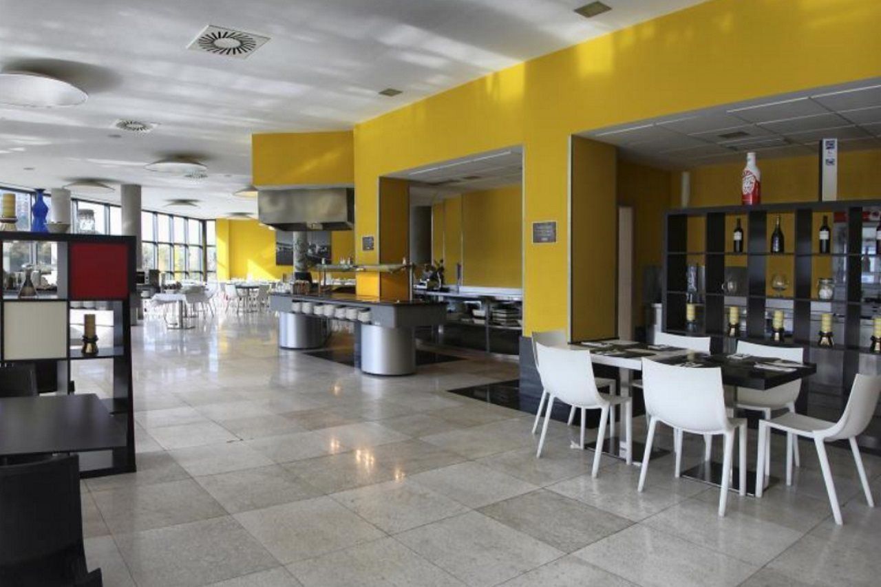 Spirit Hotel Gran Bilbao Ngoại thất bức ảnh Interior of a hotel
