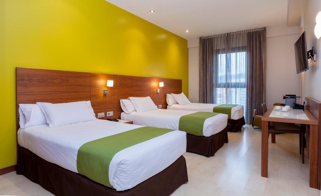 Spirit Hotel Gran Bilbao Phòng bức ảnh Room at a hotel in Madrid, Spain